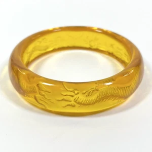 Vintage umgekehrt geschnitzter DRACHE asiatischer Lucite Armreif Armband - gelb orange - Bild 1 von 11