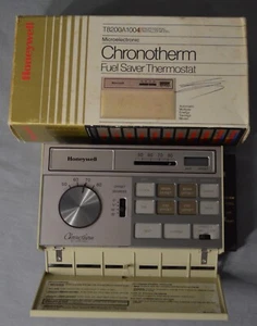 Honeywell T8200A1004 Microelectronic Chronotherm Thermostat Vintage RARE - Picture 1 of 17