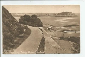 Guernsey La Valette showing Bathing Pools Castle Cornet Postcard Channel Islands - Picture 1 of 2