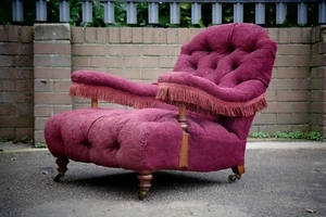 A Howard & Sons buttoned open armchair in Heavy Burgundy Fabric - Picture 1 of 23