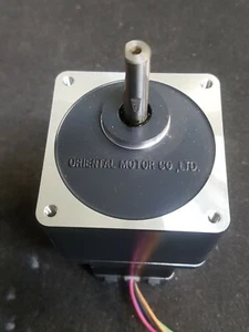 VEXTA SCHRITTMOTOR 5-PHASEN PK564AW-A105. ORIENTAL MOTOR - Bild 1 von 5