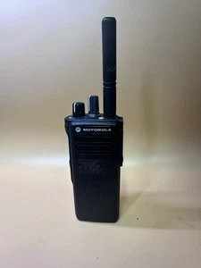 Motorola XPR7350 UHF 403-512MHz Two Way Radios AAH56RDC9KA1AN W/ Battery - Imagen 1 de 6
