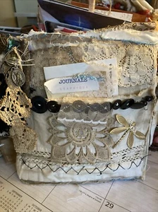 Junk Journal, Art Book,Flowers & Buttons - Picture 1 of 23