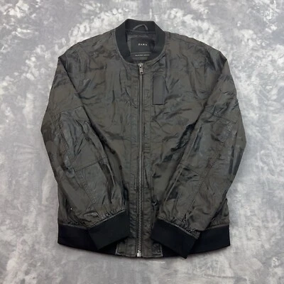 Chaqueta Bomber Zara Para Mujer Talla Grande Cremallera Completa Verde Camuflada Militar Imitación Cuero Foto 1 de 4