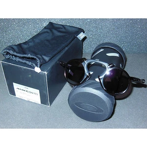 New Oakley Madman Sunglasses Dark Carbon/Prizm Daily Polarized Mad Man Round - Picture 1 of 7