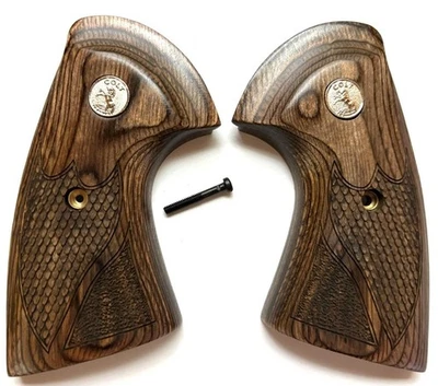 Colt Python Grips, Colt Anaconda 2021 + Grips Walnut Stippled Silver Medallions - Image 1 of 4