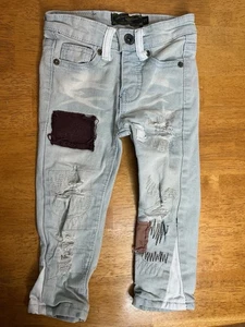 Pantalones de mezclilla Jewel House para niño talla 2T - azules - parches - Imagen 1 de 4