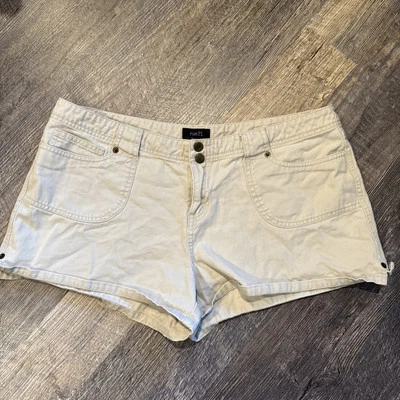 JUNIOR SIZE 11 - 12 KHAKI SHORTS  BY RUE 21 — 第 1/4 张图片