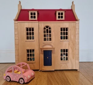 Pintoy Wooden Dolls House with Furniture and accessories - Picture 1 of 2