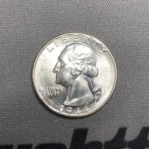 1944 Washington Silver Quarter - Picture 1 of 10