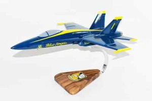 Modelo Blue Angels #1 F/A-18C, caoba, 18", azul marino - Imagen 1 de 8