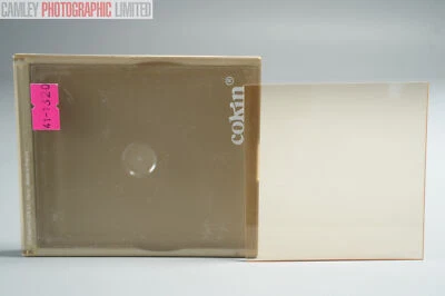 Cokin P027 81B Warming Filter. w/ Plastic Case (P027). Graded: EXC+ [#11320] - Image 1 of 2