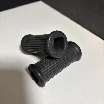 42-4925 82-9051 Footpeg Rubber BSA B40 B44 B50 A65FS A65H Triumph TR6 Folding - Изображение 1 из 4