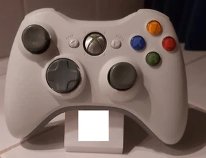 Microsoft Xbox 360 Minimalist Controller Stand Case Cradle Joypad Halter Display - Bild 1 von 5