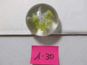 A-30 OLD VINTAGE GLASS BLOWN ART PAPER WEIGHT FLOWER DESIGN - Picture 1 of 1