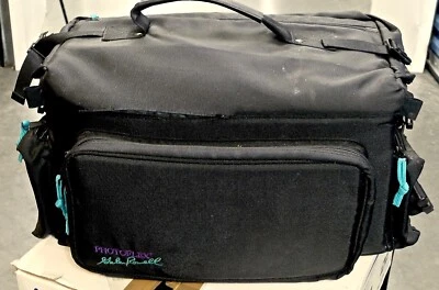 MINOLTA Maxuum 600si Film camera body/ 2 STROBES + BAG  PKG EXCLNT - Image 1 of 4