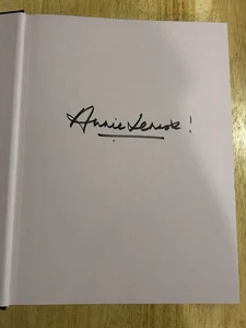 SIGNED Annie Lennox Retrospective 1st Edition Book Eurythmics NOT Bookplate - Imagen 1 de 7