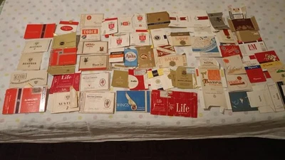 Pacchetti Sigarette LOTTO VUOTI DI 140 PARZIALI RITAGLI RARI DAL '40 AL '70 - Immagine 1 di 4