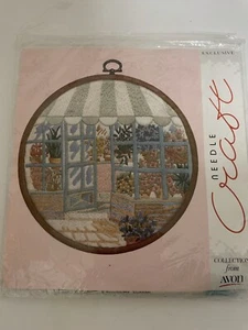 Avon ago artigianale vintage negozio di fiori contato floreale punto croce Cottagecore - Foto 1 di 15