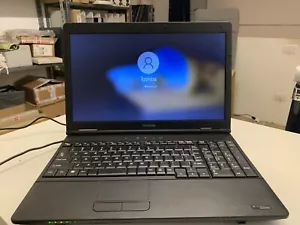 Toshiba Dynabook Satellite B652/H Notebook i5- 3340M (2.70GHz) 4GB, 320GB, 15.6" - Foto 1 di 3