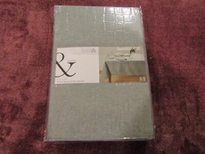 NWT Bed Bath & Beyond Olivia & Oliver Madison 70 " x 120 " Grey Tablecloth - Picture 1 of 9