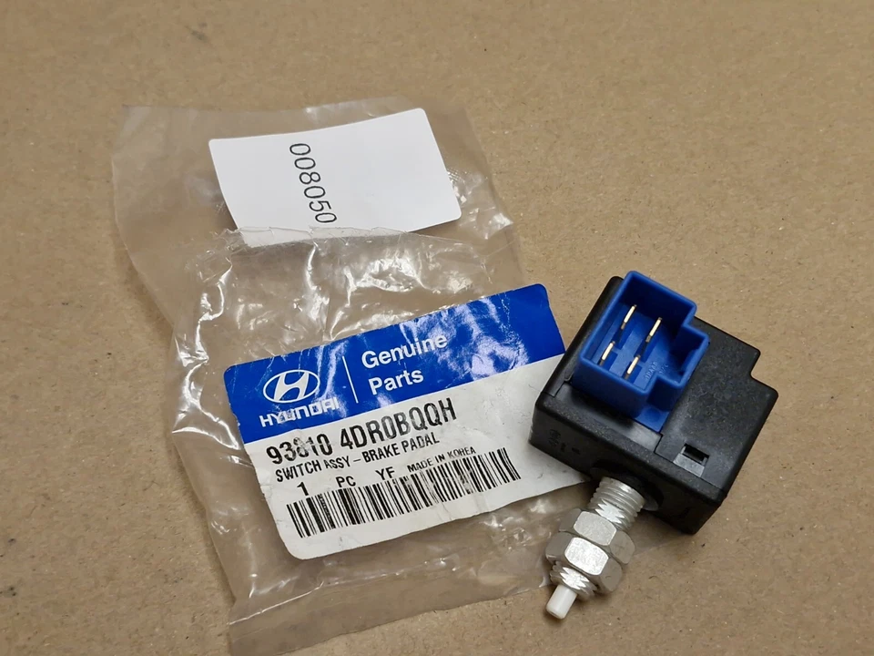 Kia Soul Sportage Brake Light Switch 938104DR0BQQH 93810-4DR0B Genuine New OEM - Image 1 of 4