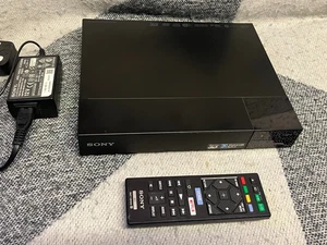 Sony BDP-S5500 Blu-Ray Disc DVD Player with Remote – Netflix & WiFi – Fully Work - Picture 1 of 3
