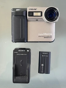 Sony Digital Camera Mavica MVC-FD81 0.9MP  fully functioning - Picture 1 of 5