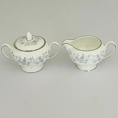 Vintage Wedgwood Belle Fleur Bone China Creamer & Sugar Bowl England Floral - Image 1 of 4