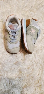 New Balance 574 Toddler Size 4 Sneakers - Picture 1 of 11