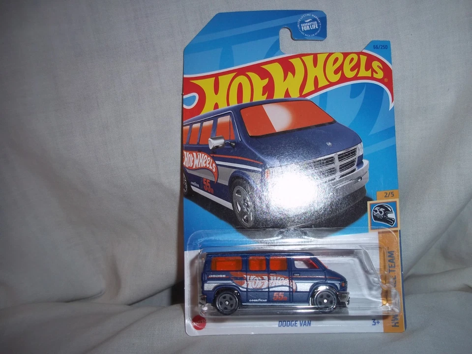 Van Hotwheels 55 Race Team Dodge - Imagem 1 de 1