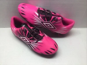 NEU Umbro Hot Pink Schwarz Fußballschuhe Großes Logo Starburst an der Seite Mädchen 2,5 - Bild 1 von 11