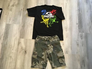 Bundle of much loved favorites. Cargo shorts & Jurassic World t-shirt - Picture 1 of 6