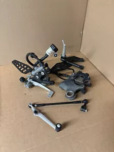 Yamaha YZF-R6 YZF R6 2016 OEM juego trasero izquierdo derecho palanca de cambios montaje freno 08-16 - Imagen 1 de 18