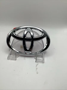 toyota Sienna Rear Tailgate Emblem 75432-06030 NEW OEM 2011-2017 - Picture 1 of 2