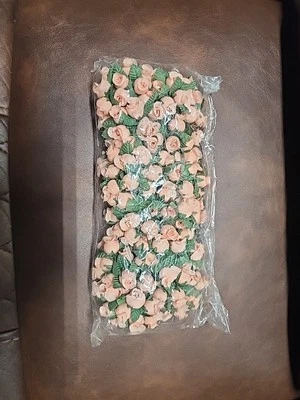 Mini brote de rosa de seda melocotón - flor artificial Foto 1 de 3