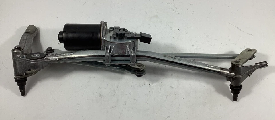 BMW 328I 2007-2013 limpiaparabrisas transmisión acoplamiento con motor OEM. Foto 1 de 4
