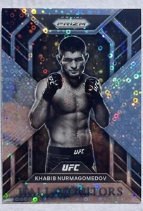 Monitores de sala Khabib Nurmagomedov 2023 Panini Prizm debajo de la tarjeta Prizm #2 - Imagen 1 de 2