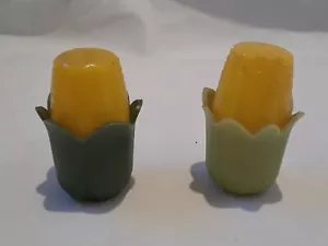 Coctelera kitsch vintage retro de plástico amarillo verde maíz en la mazorca sal pimienta - Imagen 1 de 4