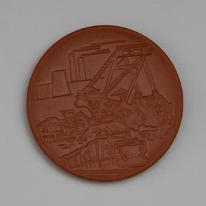 Meissen Porzellan Medaille 1980 VE Braunkohlekombinat mit Etui Ø ca.: 4,9cm #018 - Bild 1 von 3