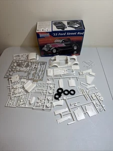1/24 Monogram '33 Ford Street Rod Bausatz - STARTED - READ - PARTS - Bild 1 von 3