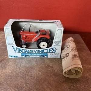 Ertl Vintage Vehicles Allis-Chalmers D-21 Tractor Scale 1:43  #2555 - Picture 1 of 5
