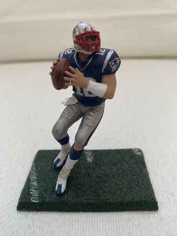 TOM BRADY OF THE NEW ENGLAND PATRIOTS HOME JERSEY 3" McFARLANE FIGURE Cover
