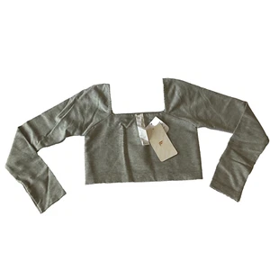 Fabletics Kinsley Cropped Top Womens Size L 10 Grey Long Sleeve Square Neck - Picture 1 of 16