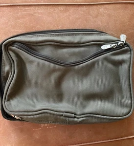 Briggs and Riley Hanging Toiletry Bag (Green) - Excellent Condition - Green - Picture 1 of 18