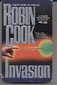 Invasion by Robin Cook 1997, Paperback Vintage Science Fiction TV tie in - Foto 1 di 1