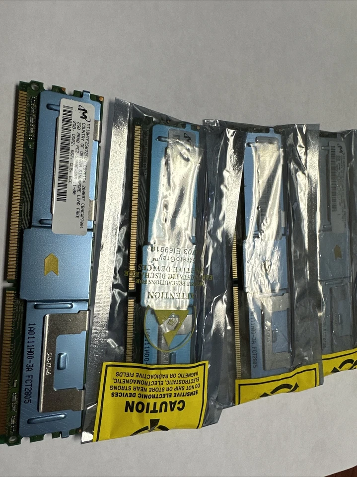 Micron 2GB PC2-5300P-555-12-J0, MT36HTF25672PY-667D1, DDR2 Server RAM, Lot of 4 - Image 1 of 4