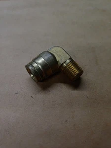 Parker 169PTCNS-6-4 Brass DOT Fitting Elbow 3/8" OD Push-to-Connect to 1/4 NPT - Picture 1 of 2