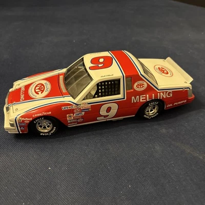 Bill Elliott #9 Melling / 1st Win 1982 Thunderbird 1:24 Action Diecast (sin caja) Foto 1 de 4