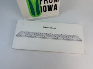 Apple Magic Keyboard Silver And White A2450 MK2A3LL/A***Brand New & Sealed*** - Picture 1 of 5
